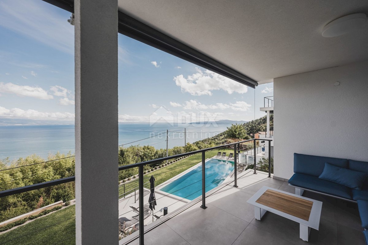 LOVRAN - LIGANJ - appartamento in villa con piscina 97m2 + terrazzo 26m2 con vista panoramica sul mare + ambiente 41m2