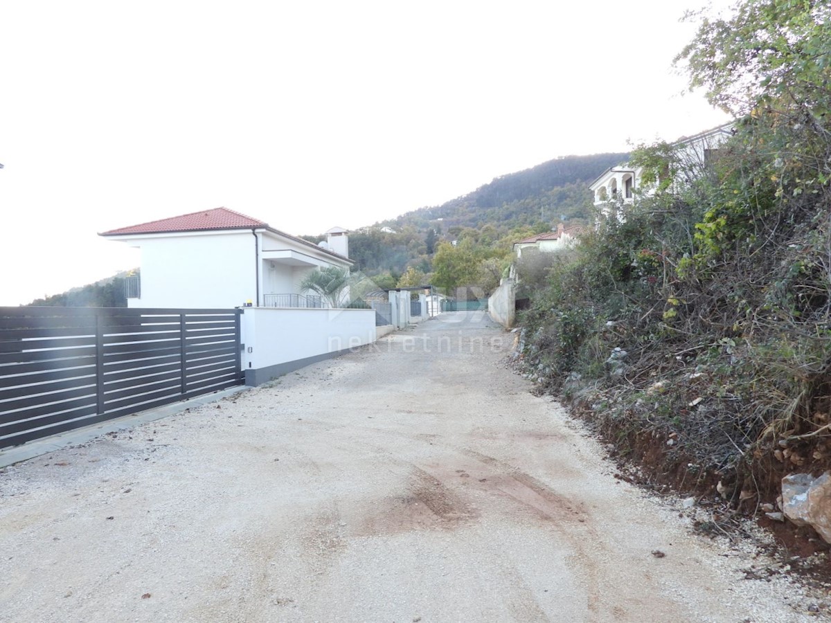 LOVRAN - LIGANJ - appartamento in villa con piscina 97m2 + terrazzo 26m2 con vista panoramica sul mare + ambiente 41m2