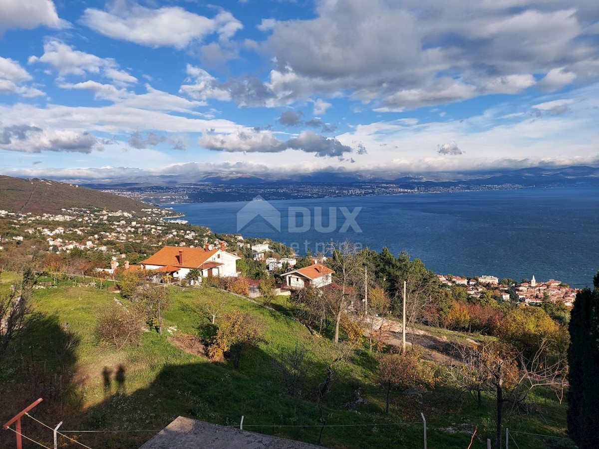 LOVRAN - LIGANJ - appartamento in villa con piscina 97m2 + terrazzo 26m2 con vista panoramica sul mare + ambiente 41m2
