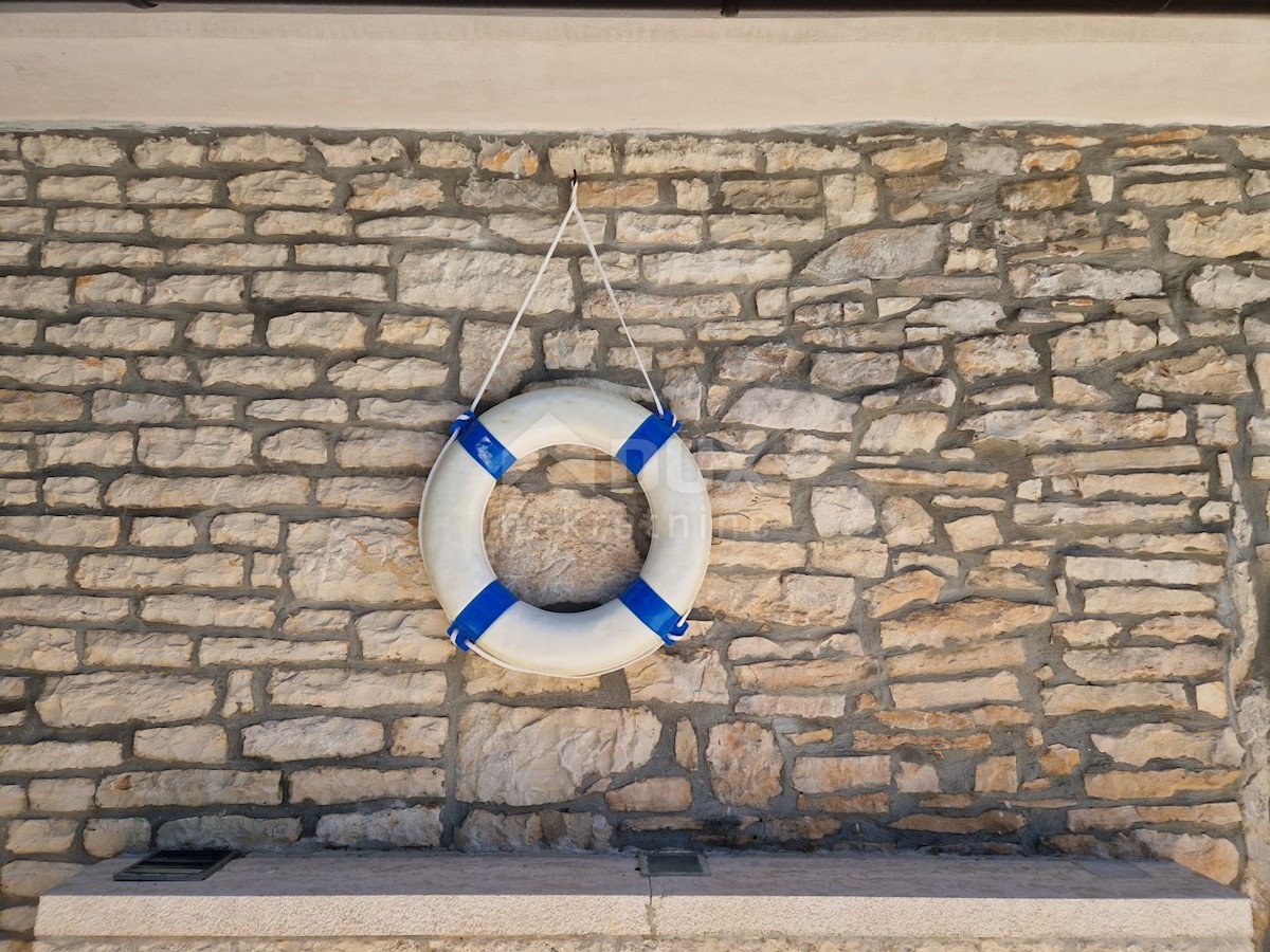 ISTRIA, SVETVINČENAT - Casa istriana in pietra con un appartamento aggiuntivo in una posizione tranquilla