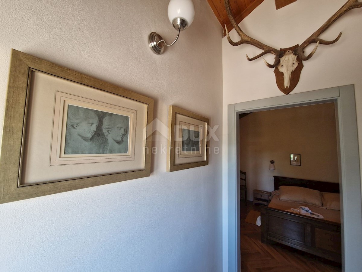 ISTRIA, SVETVINČENAT - Casa istriana in pietra con un appartamento aggiuntivo in una posizione tranquilla