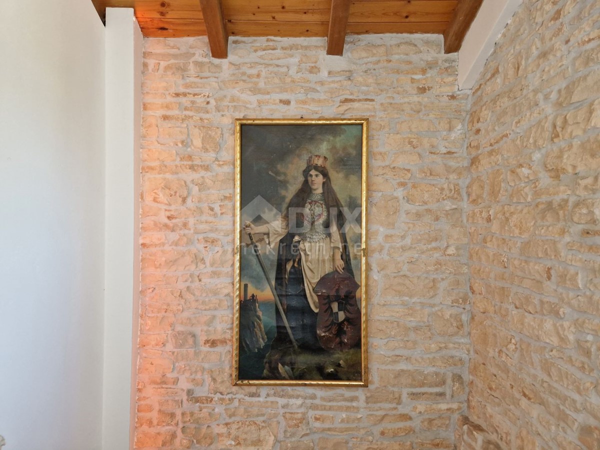 ISTRIA, SVETVINČENAT - Casa istriana in pietra con un appartamento aggiuntivo in una posizione tranquilla