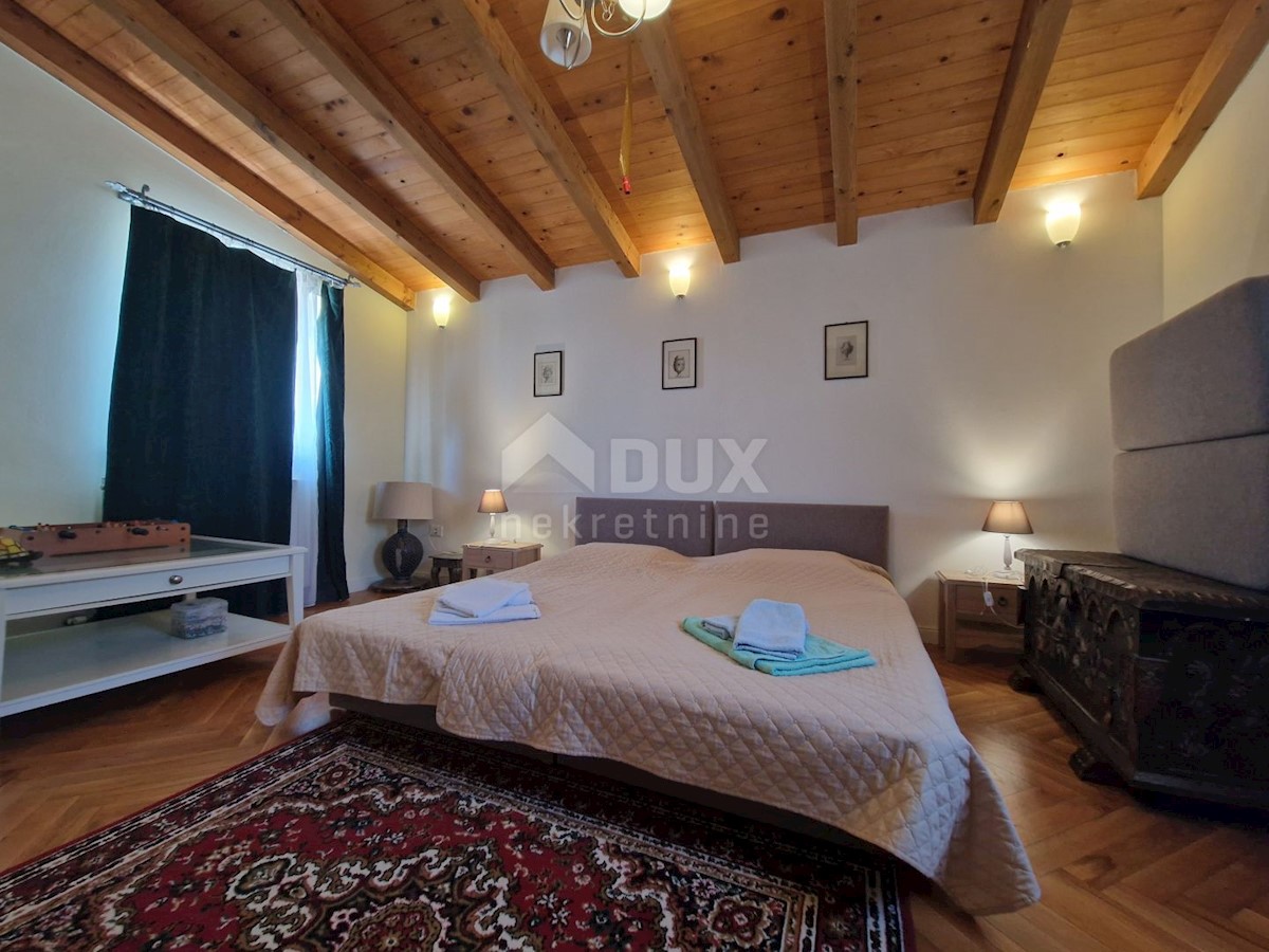 ISTRIA, SVETVINČENAT - Casa istriana in pietra con un appartamento aggiuntivo in una posizione tranquilla