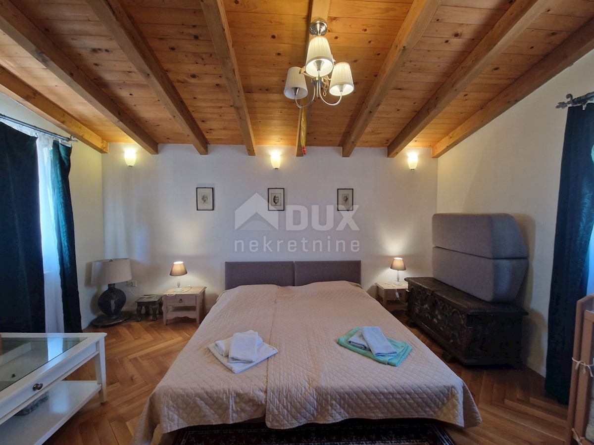 ISTRIA, SVETVINČENAT - Casa istriana in pietra con un appartamento aggiuntivo in una posizione tranquilla