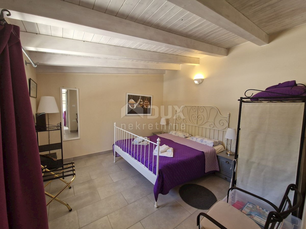 ISTRIA, SVETVINČENAT - Casa istriana in pietra con un appartamento aggiuntivo in una posizione tranquilla