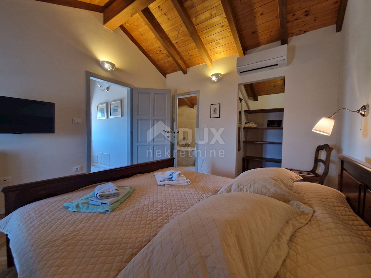 ISTRIA, SVETVINČENAT - Casa istriana in pietra con un appartamento aggiuntivo in una posizione tranquilla
