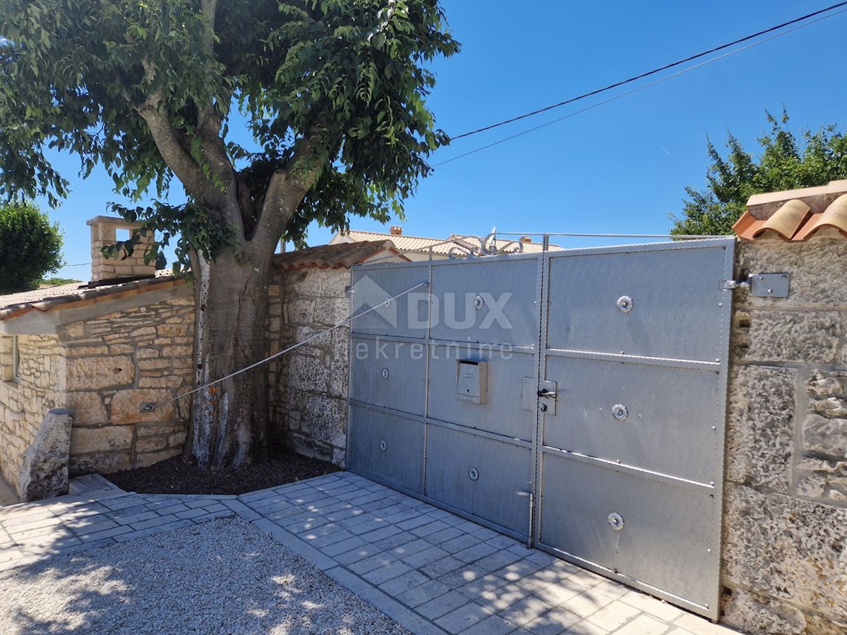 ISTRIA, SVETVINČENAT - Casa istriana in pietra con un appartamento aggiuntivo in una posizione tranquilla