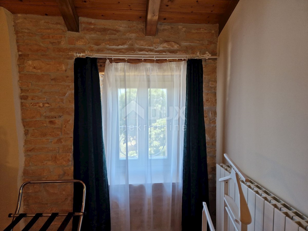 ISTRIA, SVETVINČENAT - Casa istriana in pietra con un appartamento aggiuntivo in una posizione tranquilla