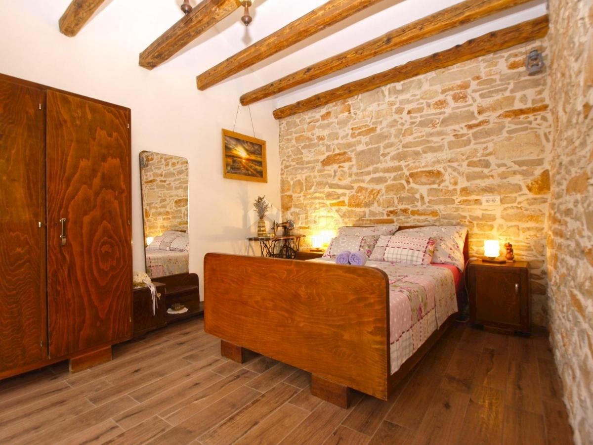 ISTRIA, MEDULIN - Bella casa in pietra ideale per il turismo!