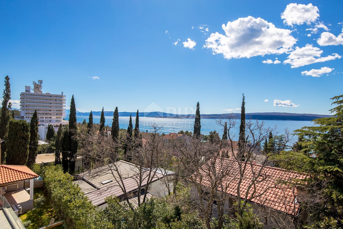 CRIKVENICA, DRAMALJ - villa rustica con giardino romano a soli 250 metri dalla spiaggia, GARAGE, esclusivo