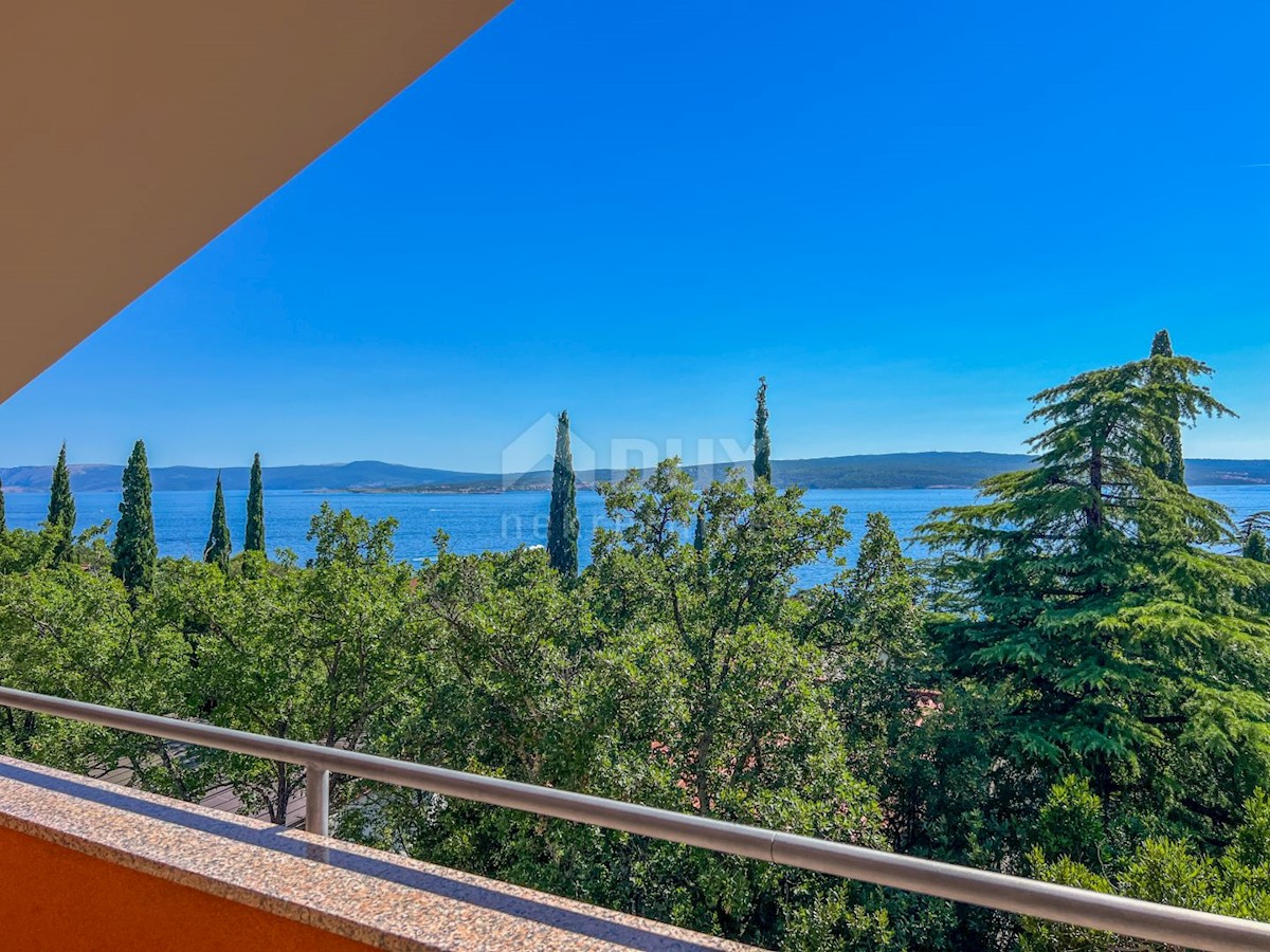 CRIKVENICA, DRAMALJ - villa rustica con giardino romano a soli 250 metri dalla spiaggia, GARAGE, esclusivo