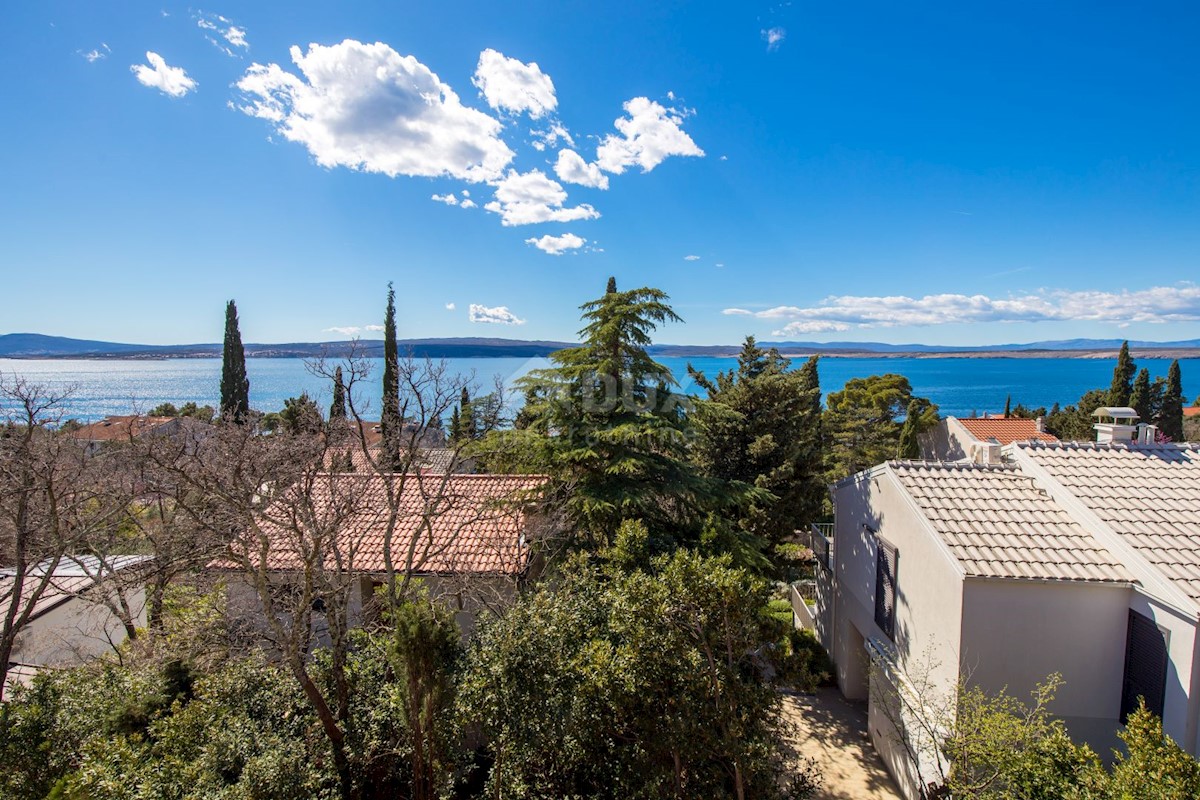 CRIKVENICA, DRAMALJ - villa rustica con giardino romano a soli 250 metri dalla spiaggia, GARAGE, esclusivo