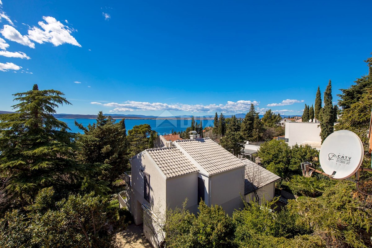CRIKVENICA, DRAMALJ - villa rustica con giardino romano a soli 250 metri dalla spiaggia, GARAGE, esclusivo