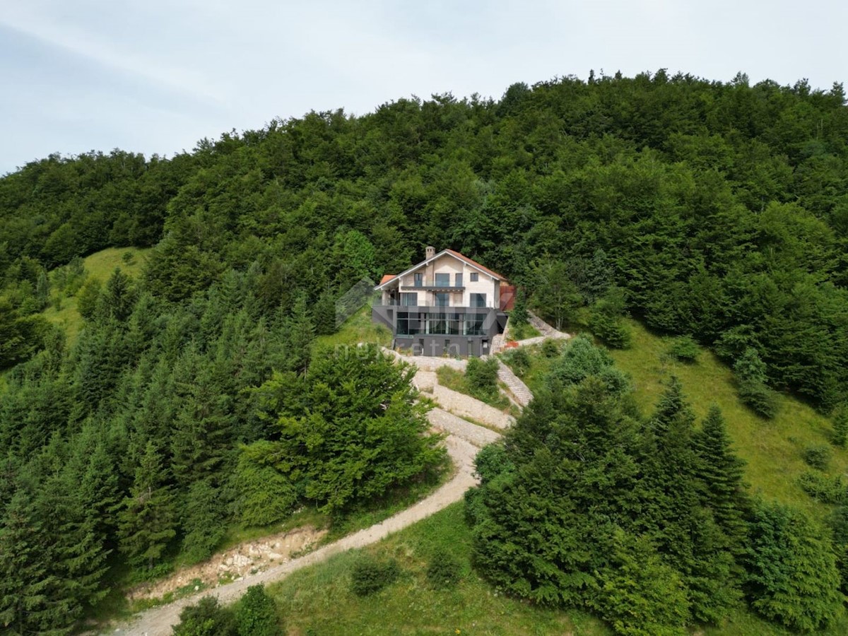 GORSKI KOTAR, CRNI LUG - Villa di lusso con giardino di 20.000 mq