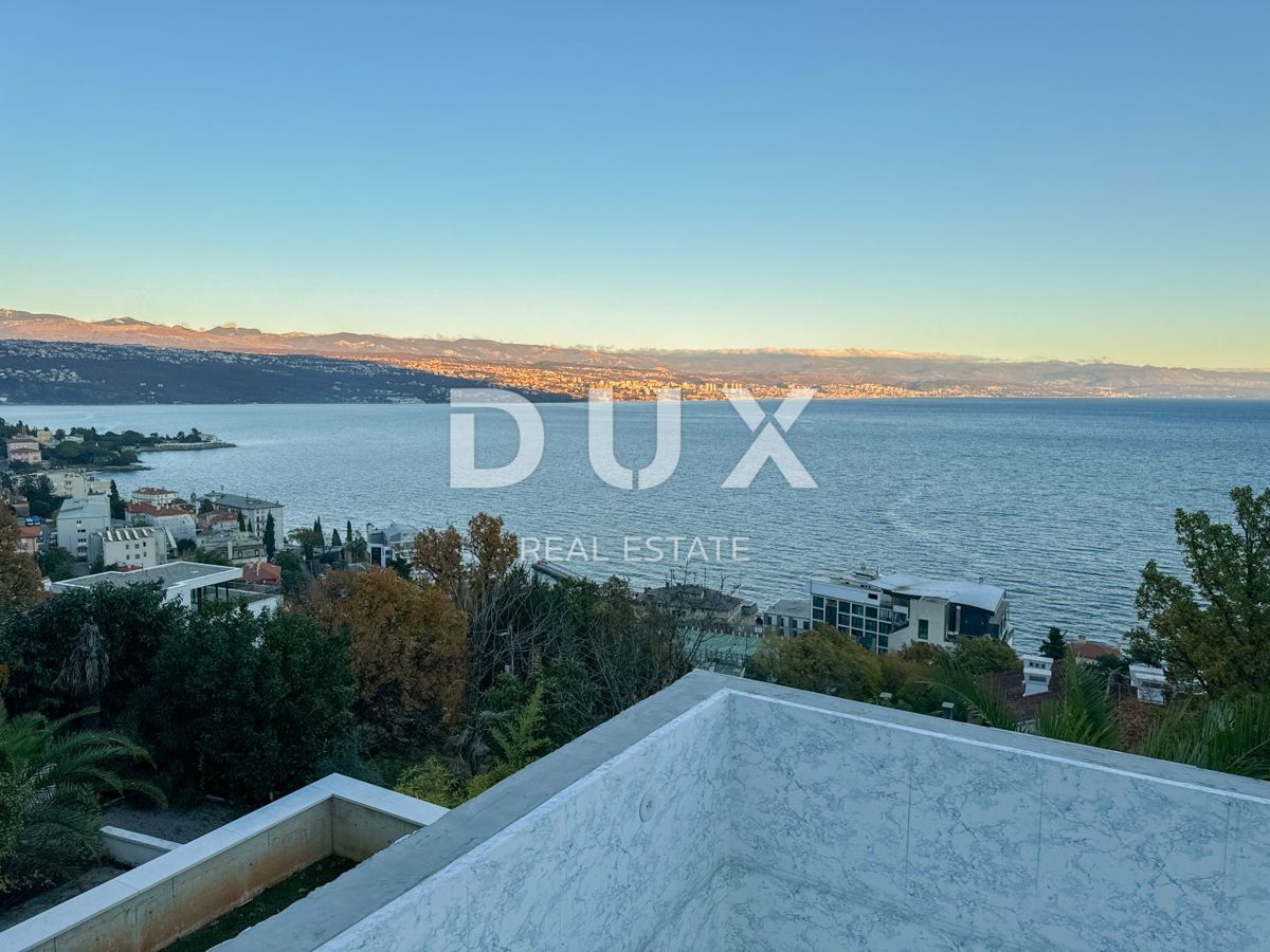 OPATIJA, CENTRO - Appartamento di 295m2 con piscina privata sopra il centro di Opatija in un esclusivo edificio nuovo, garage, vista mare