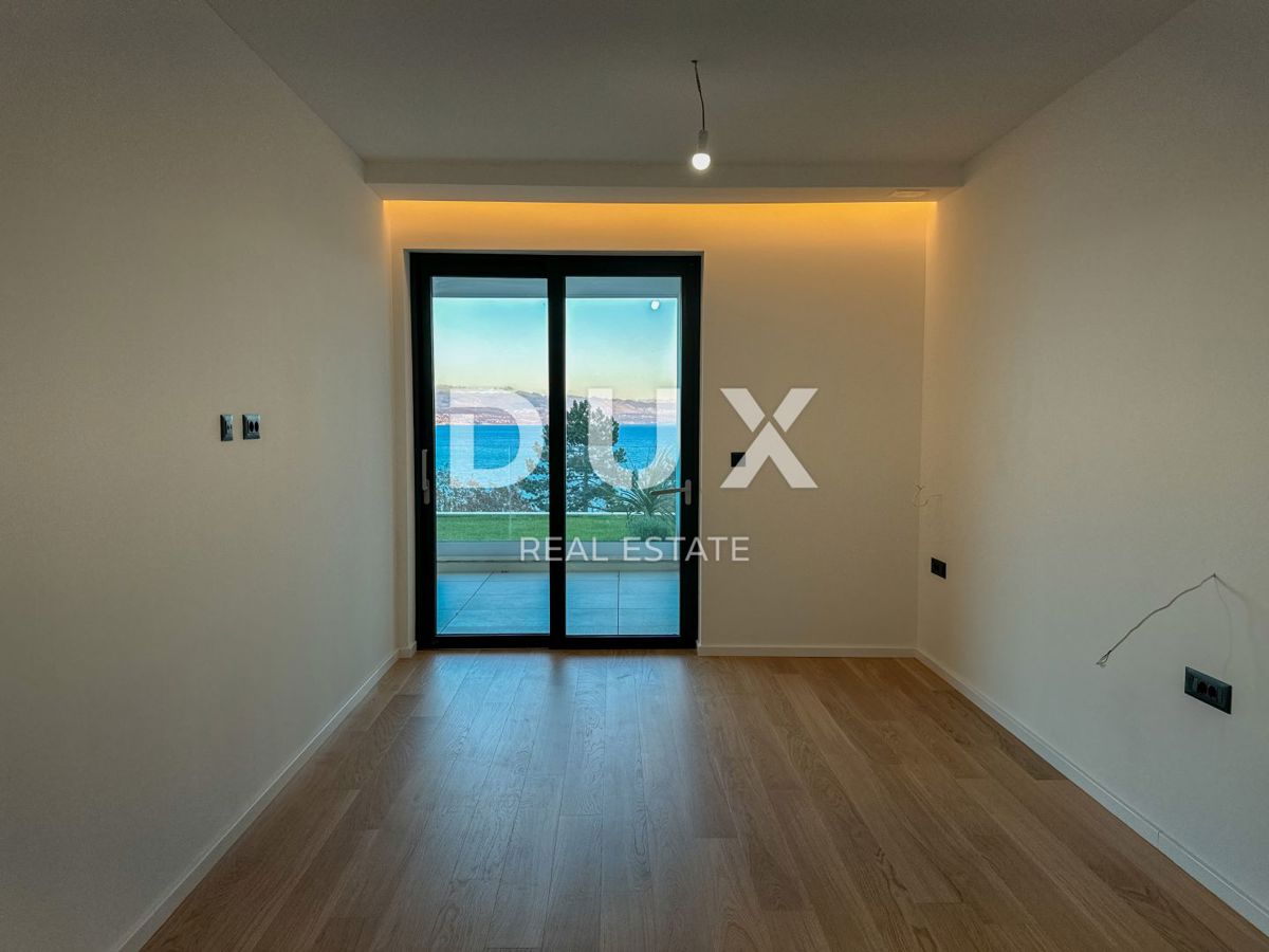 OPATIJA, CENTRO - Appartamento di 295m2 con piscina privata sopra il centro di Opatija in un esclusivo edificio nuovo, garage, vista mare