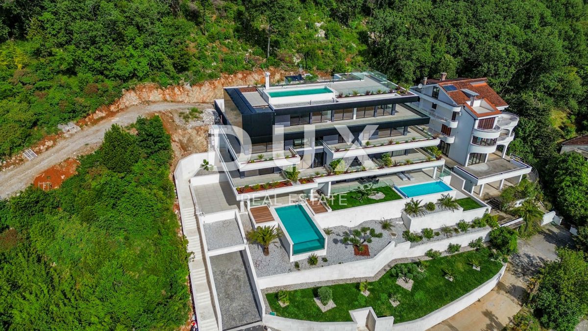 OPATIJA, CENTRO - Appartamento di 295m2 con piscina privata sopra il centro di Opatija in un esclusivo edificio nuovo, garage, vista mare