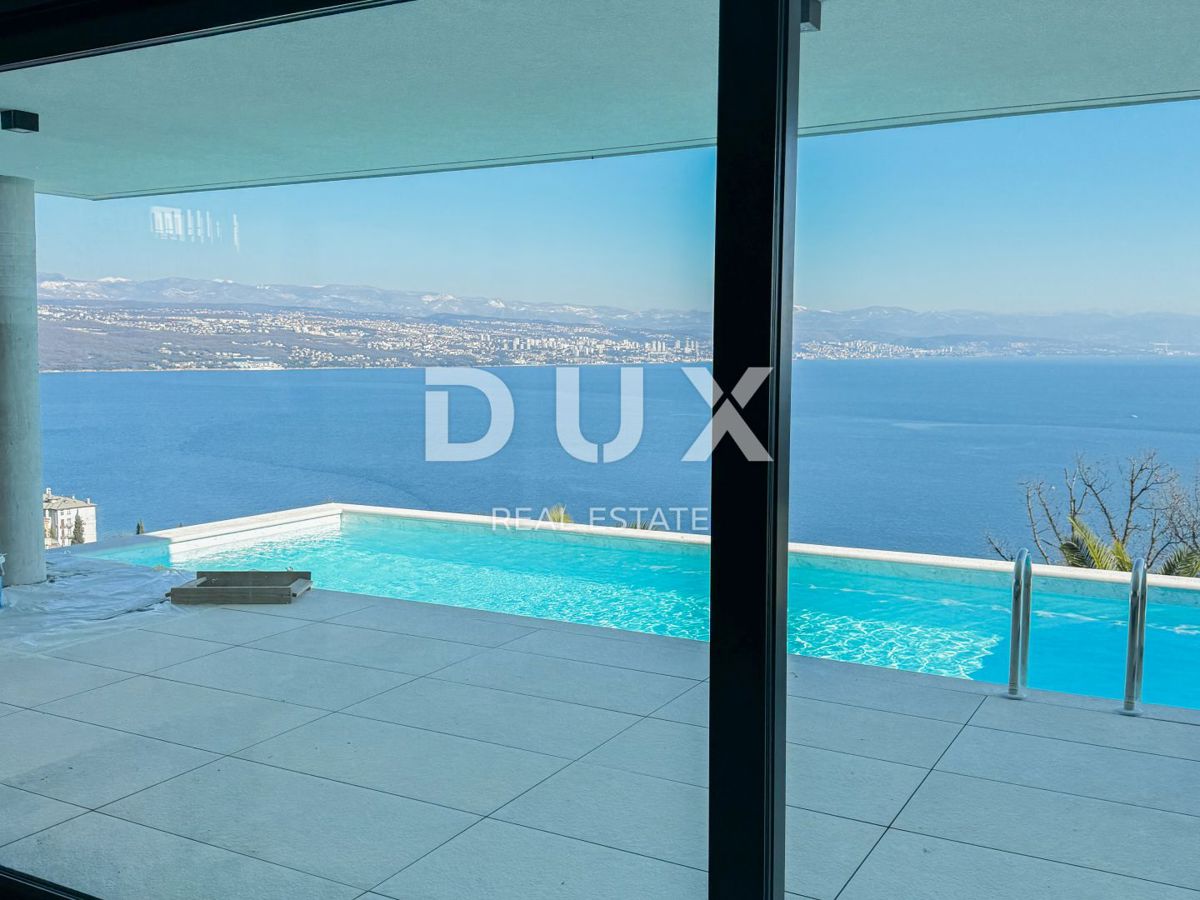 OPATIJA, CENTRO - Appartamento di 295m2 con piscina privata sopra il centro di Opatija in un esclusivo edificio nuovo, garage, vista mare