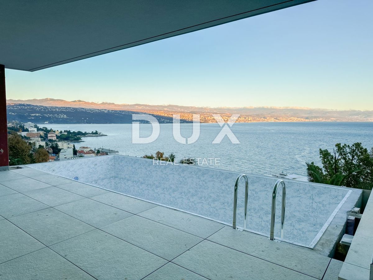 OPATIJA, CENTRO - Appartamento di 295m2 con piscina privata sopra il centro di Opatija in un esclusivo edificio nuovo, garage, vista mare