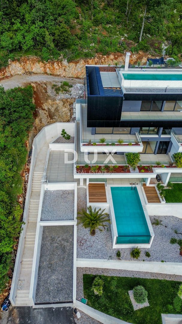 OPATIJA, CENTRO - Appartamento di 295m2 con piscina privata sopra il centro di Opatija in un esclusivo edificio nuovo, garage, vista mare
