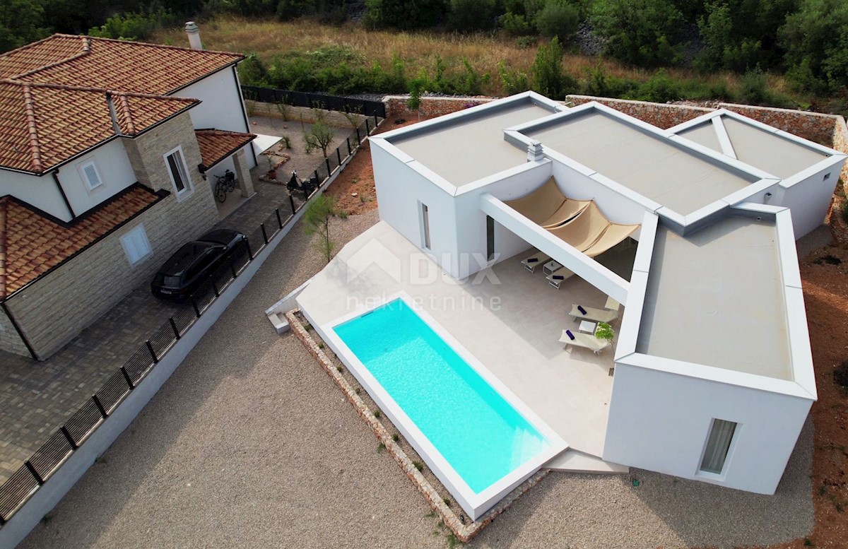 ISOLA DI KRK, area più ampia della città di Krk - Lussuosa villa moderna con piscina e vista mare