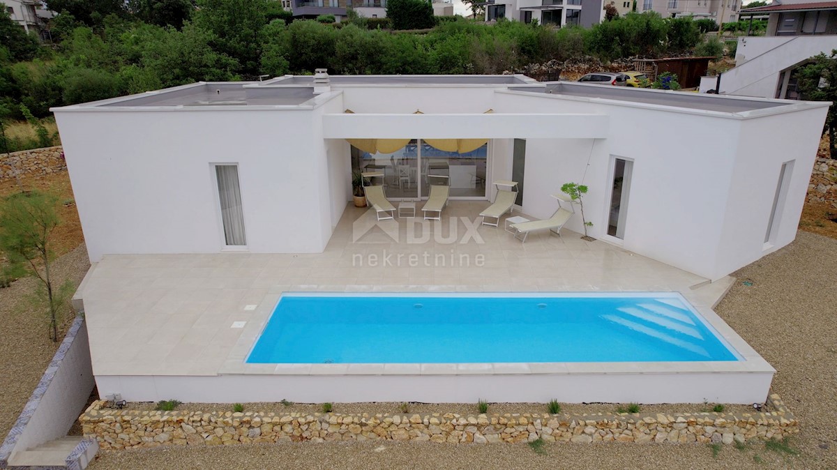 ISOLA DI KRK, area più ampia della città di Krk - Lussuosa villa moderna con piscina e vista mare