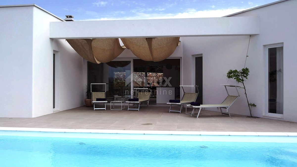 ISOLA DI KRK, area più ampia della città di Krk - Lussuosa villa moderna con piscina e vista mare