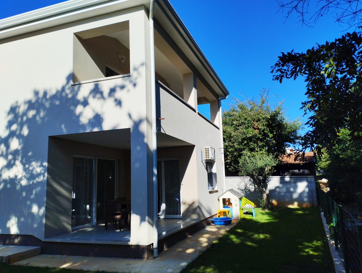 ISTRIA, PARENZO - Nuova casa indipendente vicino alla città