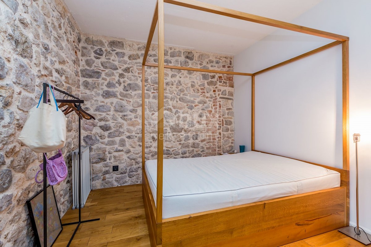 CITTÀ DI KRK - Casa di lusso con giardino e vista mare