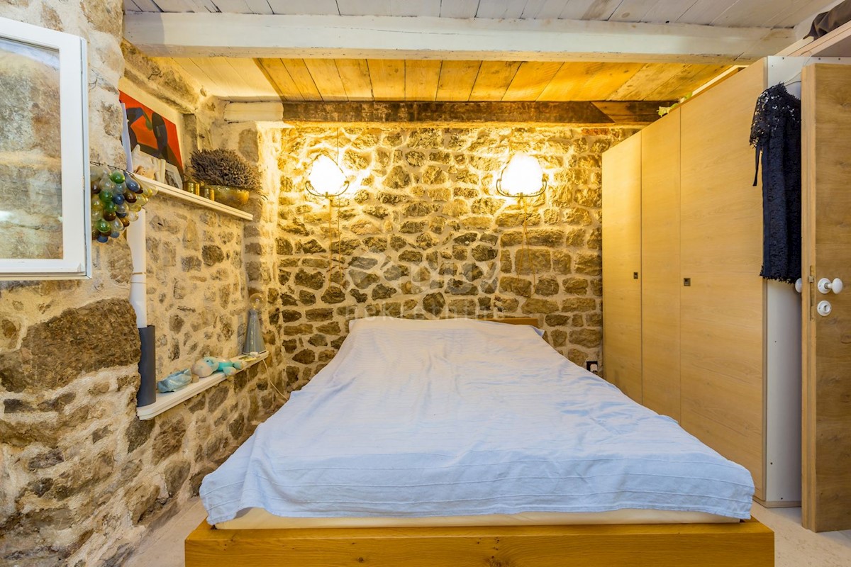 CITTÀ DI KRK - Casa di lusso con giardino e vista mare