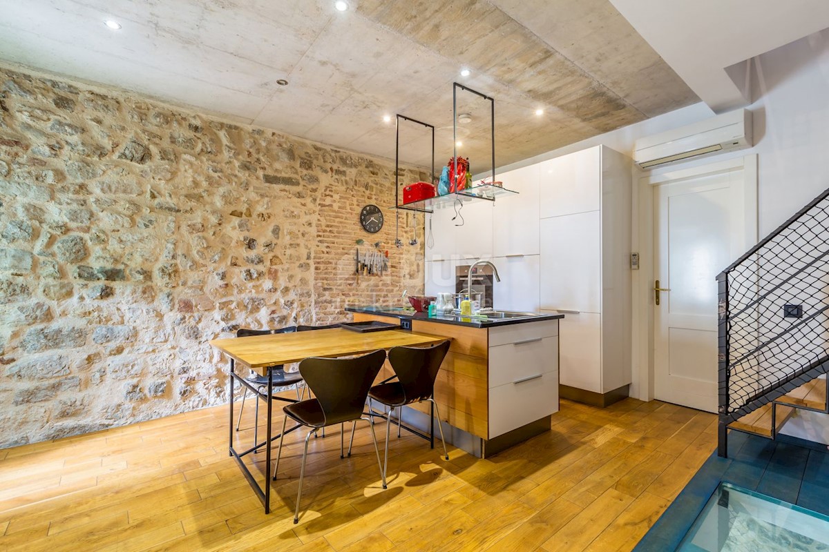 CITTÀ DI KRK - Casa di lusso con giardino e vista mare