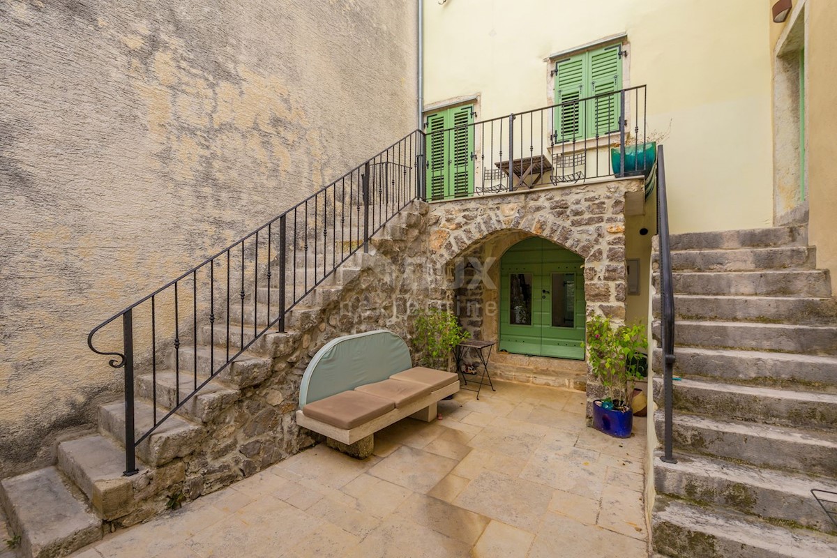 CITTÀ DI KRK - Casa di lusso con giardino e vista mare