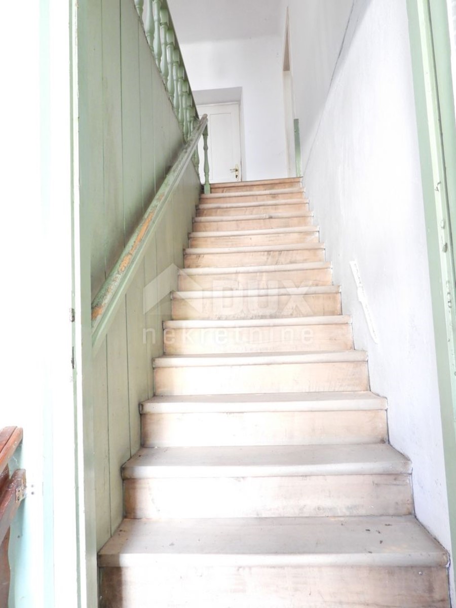 GORSKI KOTAR, SUNGER- vecchia casa + 2 annessi + ambiente 9000m2