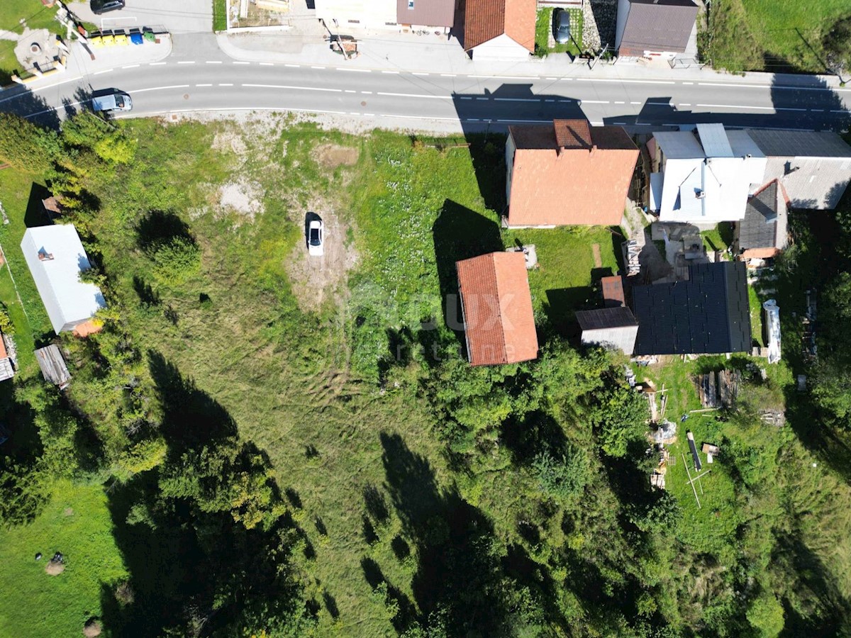 GORSKI KOTAR, SUNGER- vecchia casa + 2 annessi + ambiente 9000m2