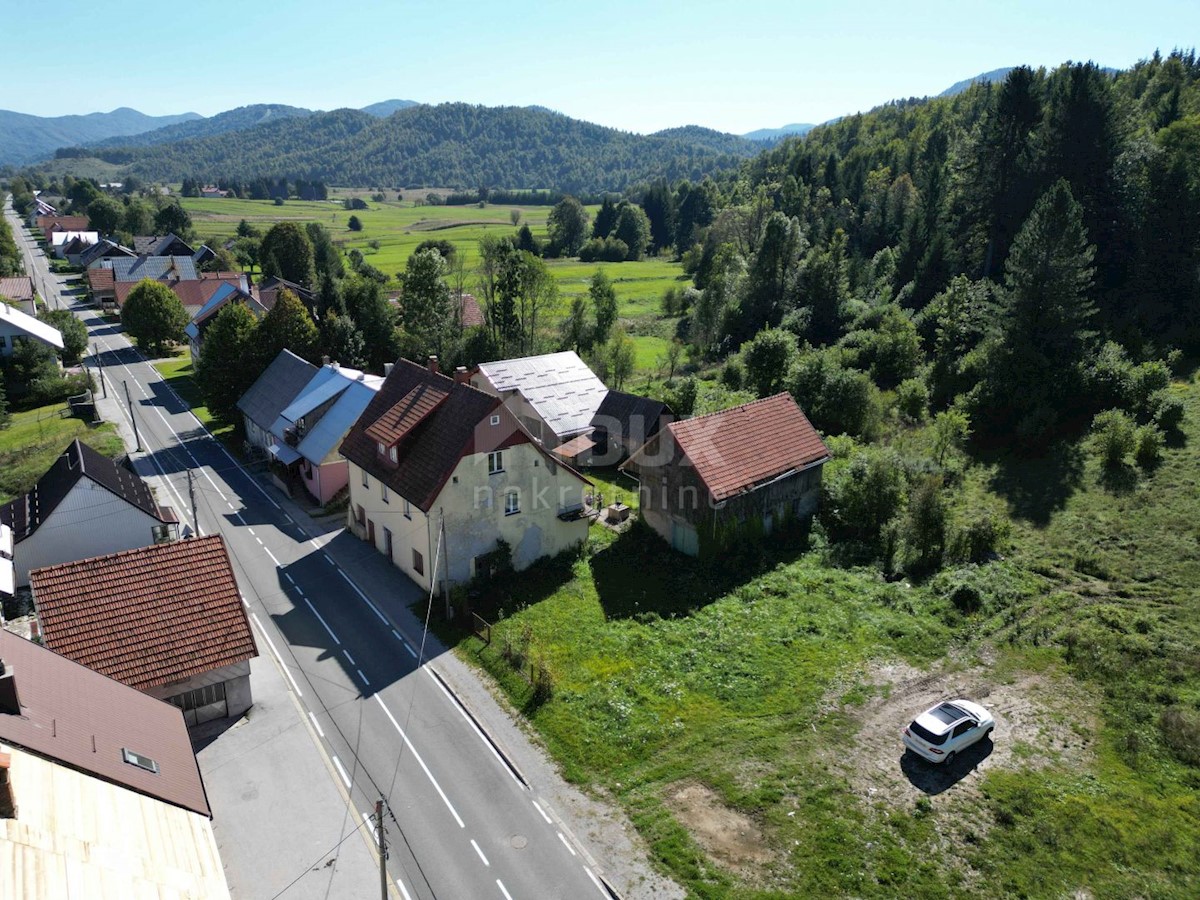 GORSKI KOTAR, SUNGER- vecchia casa + 2 annessi + ambiente 9000m2