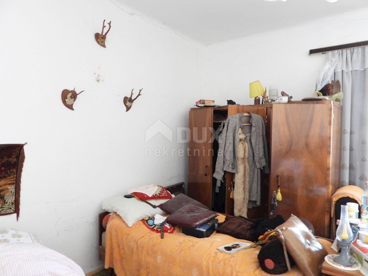 GORSKI KOTAR, SUNGER- vecchia casa + 2 annessi + ambiente 9000m2