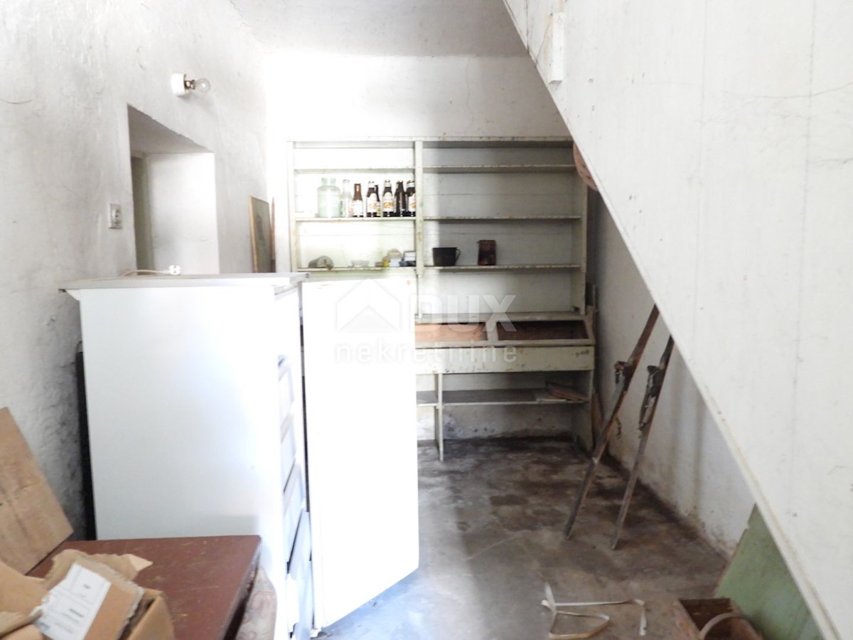 GORSKI KOTAR, SUNGER- vecchia casa + 2 annessi + ambiente 9000m2