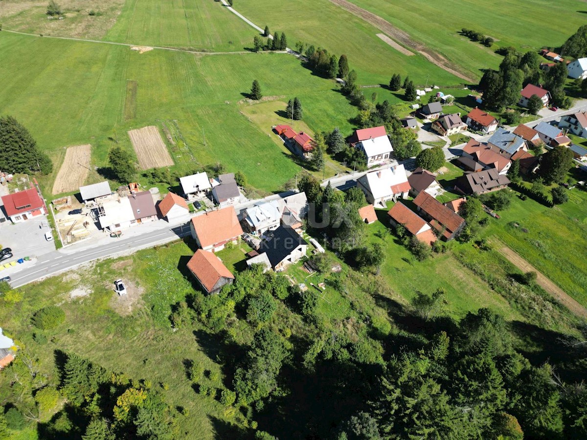 GORSKI KOTAR, SUNGER- vecchia casa + 2 annessi + ambiente 9000m2