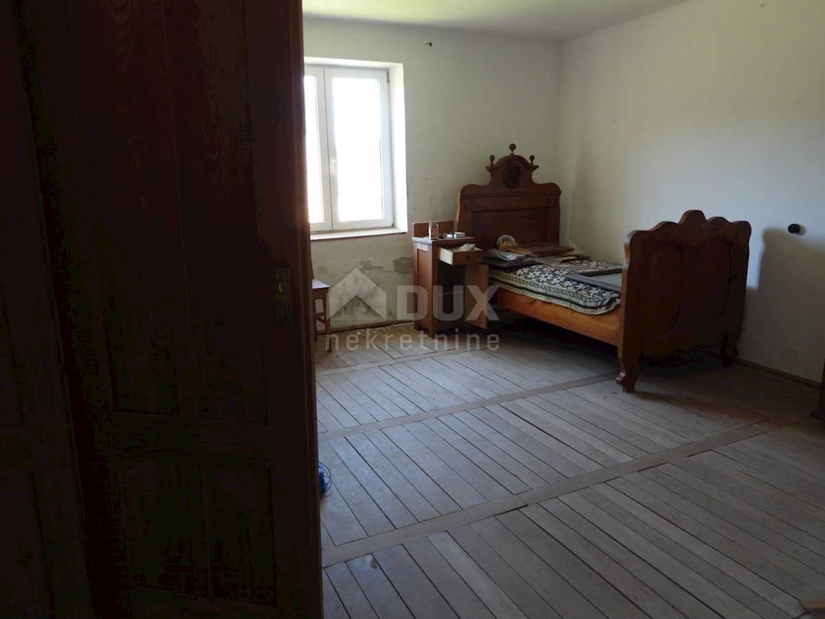 GORSKI KOTAR, SUNGER- vecchia casa + 2 annessi + ambiente 9000m2