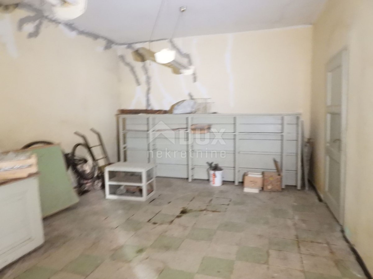 GORSKI KOTAR, SUNGER- vecchia casa + 2 annessi + ambiente 9000m2