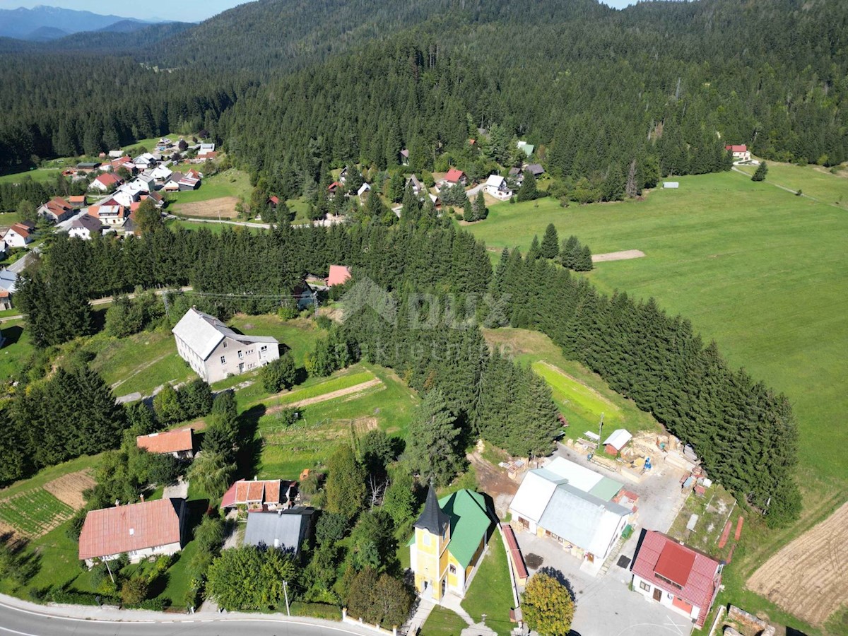 GORSKI KOTAR, SUNGER- vecchia casa + 2 annessi + ambiente 9000m2