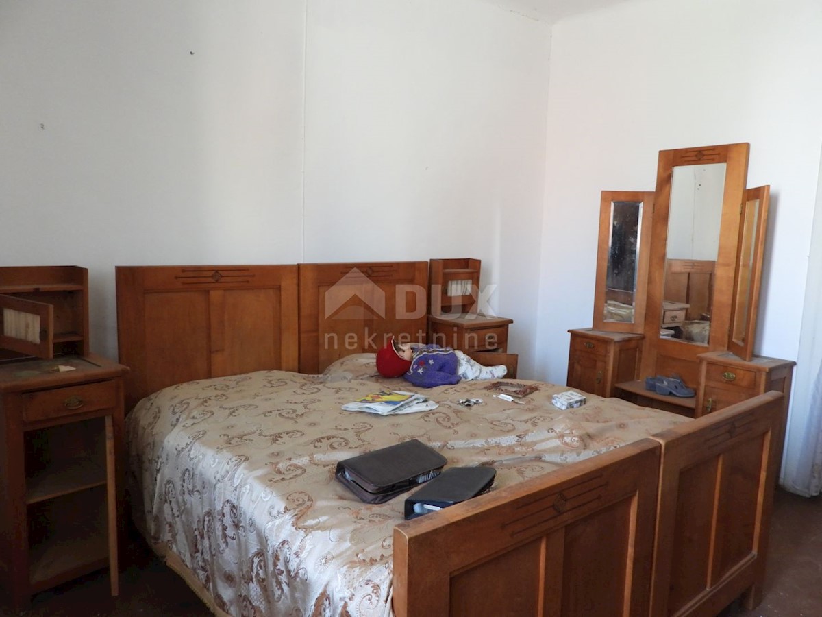 GORSKI KOTAR, SUNGER- vecchia casa + 2 annessi + ambiente 9000m2