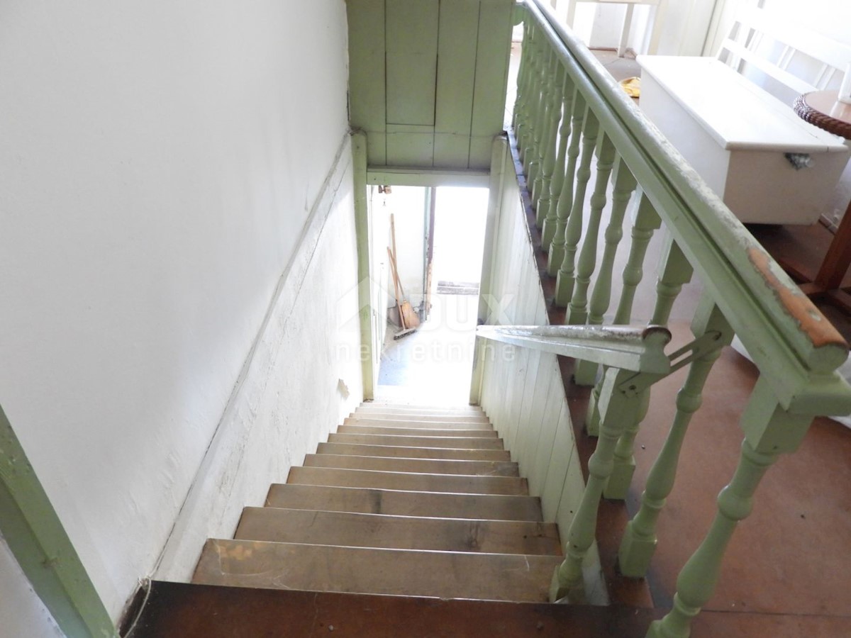 GORSKI KOTAR, SUNGER- vecchia casa + 2 annessi + ambiente 9000m2