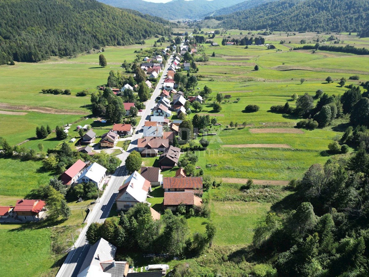 GORSKI KOTAR, SUNGER- vecchia casa + 2 annessi + ambiente 9000m2