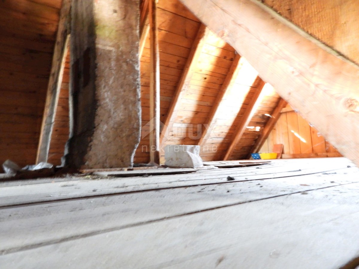 GORSKI KOTAR, SUNGER- vecchia casa + 2 annessi + ambiente 9000m2