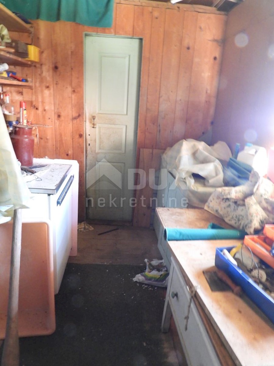 GORSKI KOTAR, SUNGER- vecchia casa + 2 annessi + ambiente 9000m2
