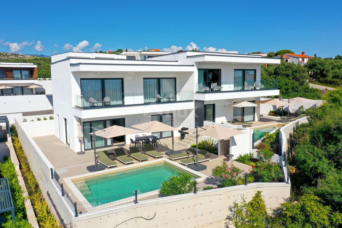 ISOLA DI PAG, JAKIŠNICA - eccezionale villa duplex moderna con piscina