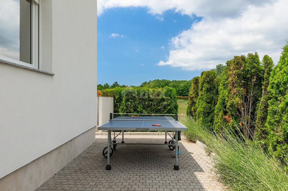 ISTRIA, ŽMINJ - Villa moderna con interni di design, piscina coperta e benessere