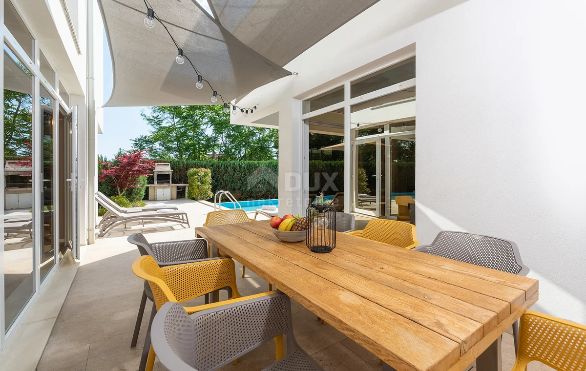 ISTRIA, ŽMINJ - Villa moderna con interni di design, piscina coperta e benessere