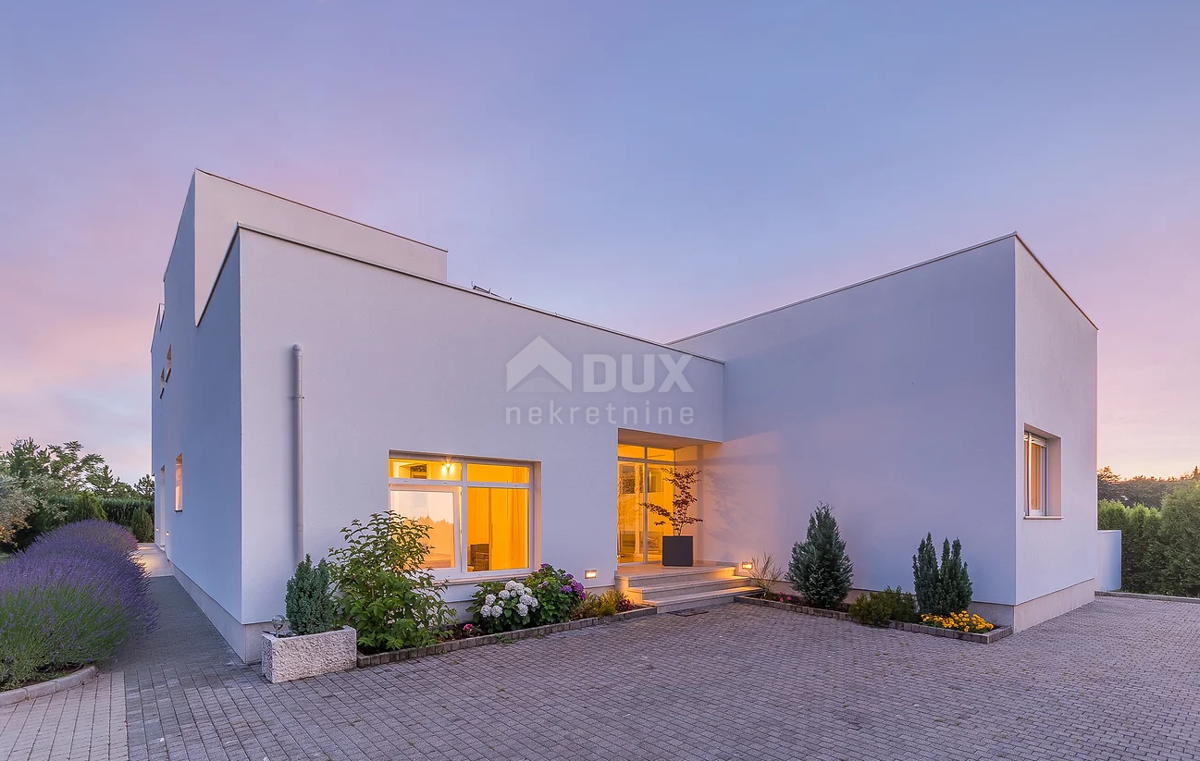 ISTRIA, ŽMINJ - Villa moderna con interni di design, piscina coperta e benessere
